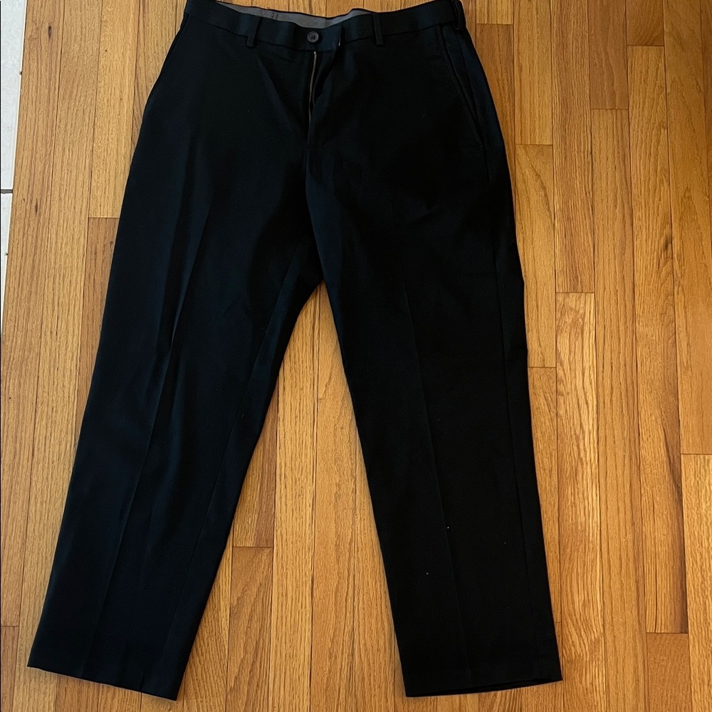 Haggar Men’s Black Classic Fit No Iron Khaki Pants 34x30